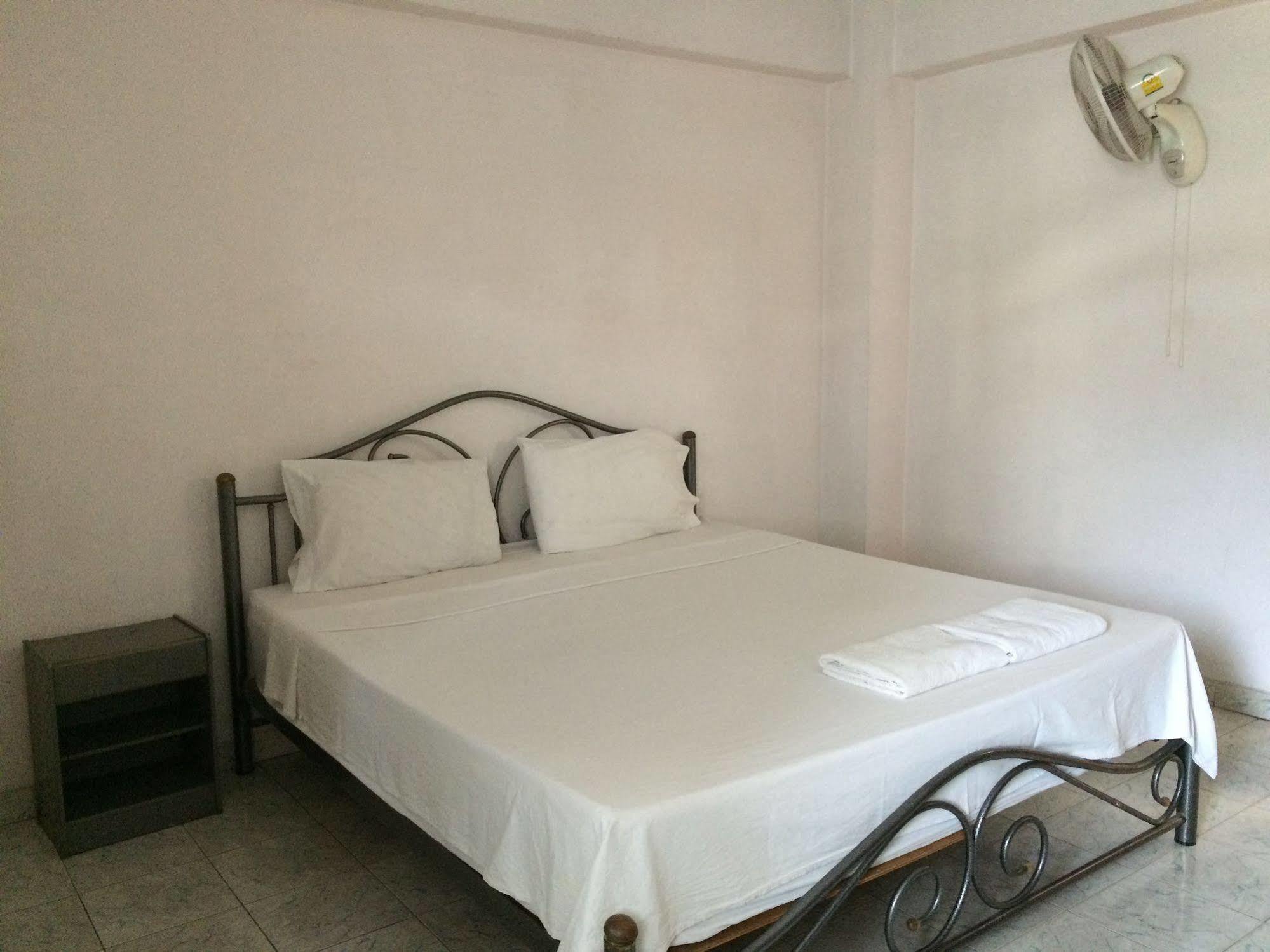 होटल Kristi House (adults Only) 3*