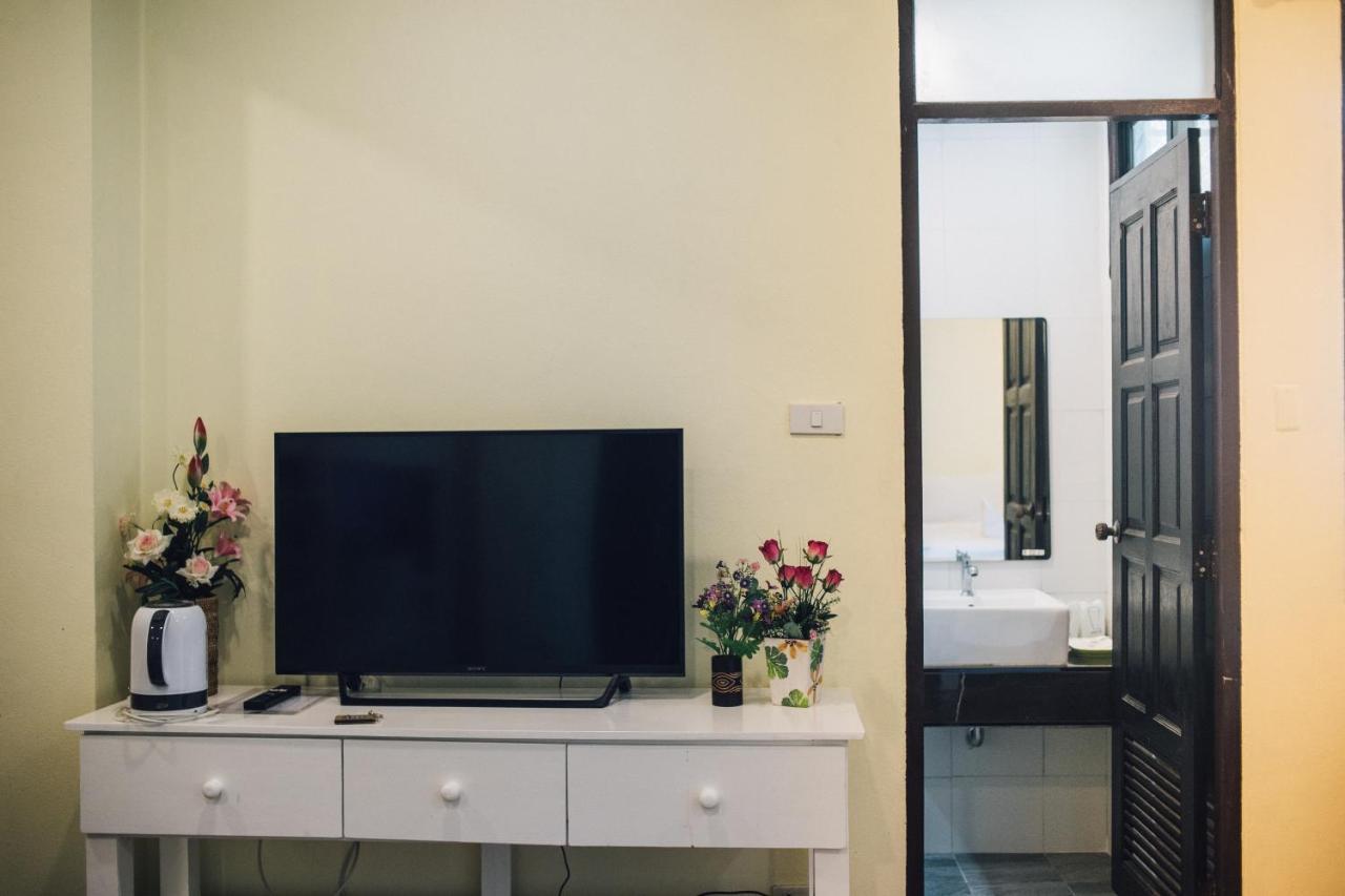 Kristi House (adults Only) होटल Chiang Mai